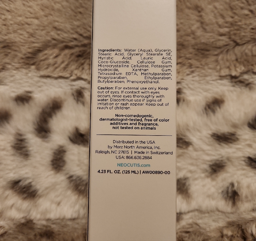 Neocutis Neo Cleanse Gentle Cleanser - White - Picture 2 of 4